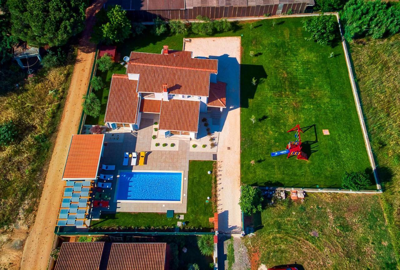 Family-Villa Captains House, Beheizter Pool Und Riesiger Garten Fažana Εξωτερικό φωτογραφία